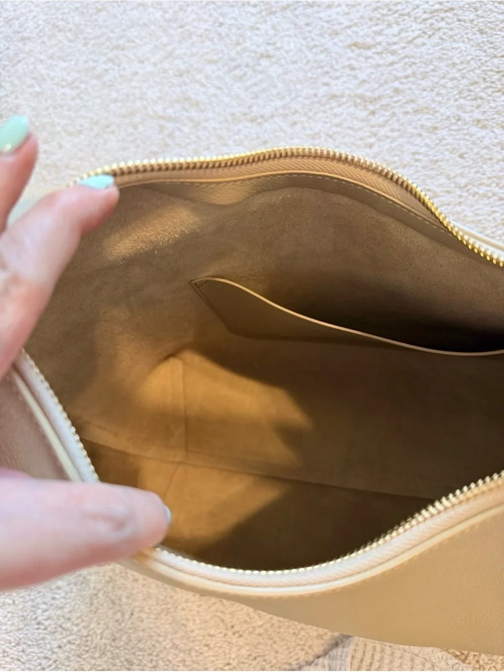 Mansur Gavriel mansur gavriel